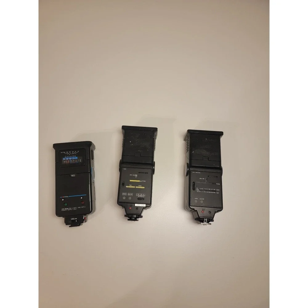 Vivitar 2500 Zoom Thyristor & Sunpak 2000 DZ 266 D Camera Flash Lot of 3